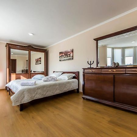 Super Comfort Flat For You Near The Metro. Kiev Exterior foto